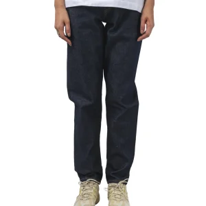 HIGH-RISE BOYFRIEND JEANS