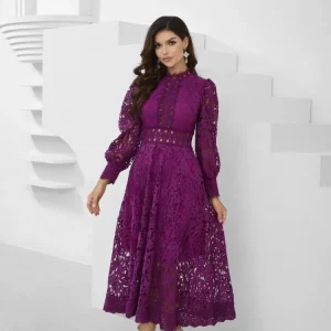 Robe dentelle violette